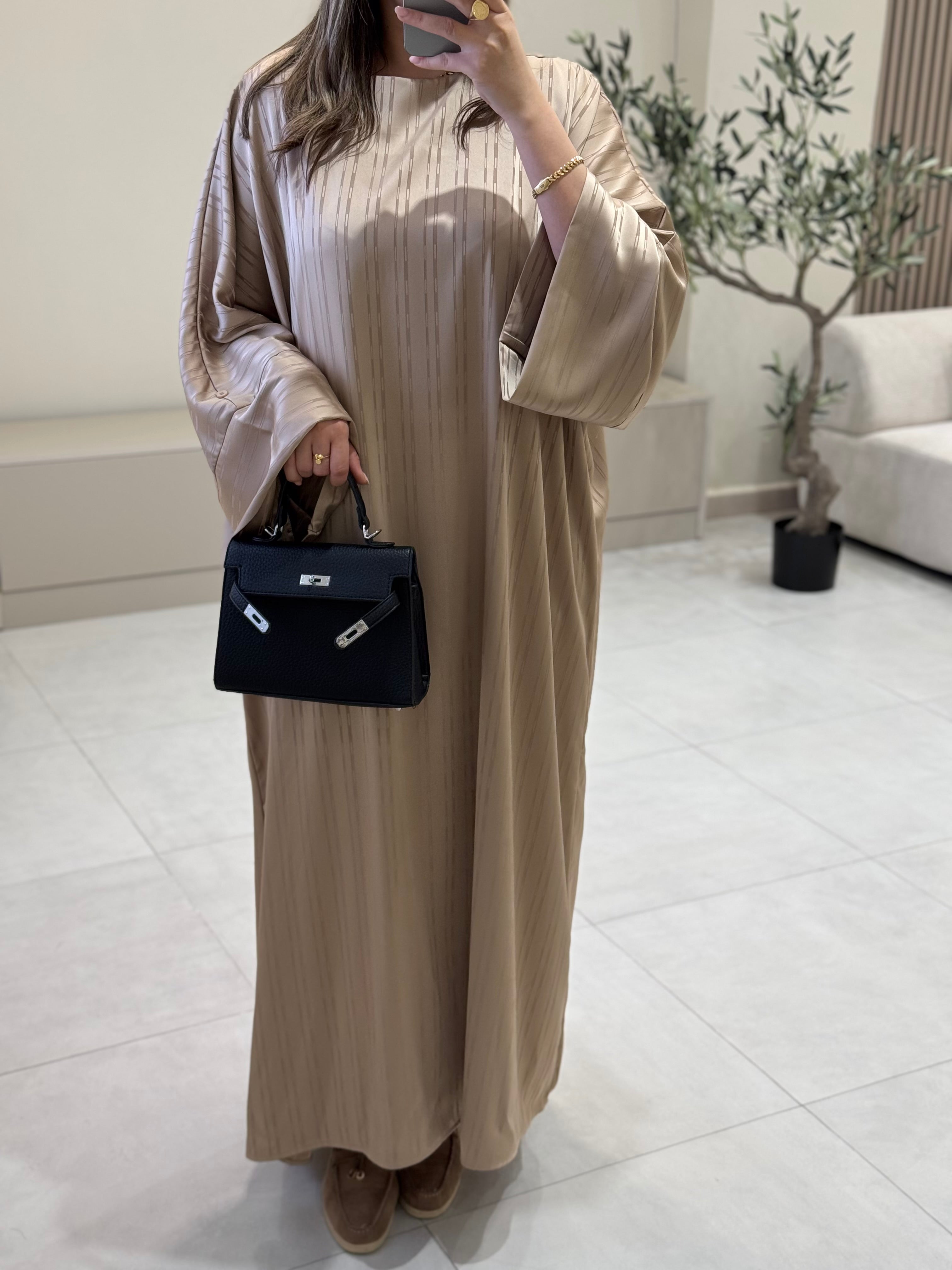 عباية أنيقة