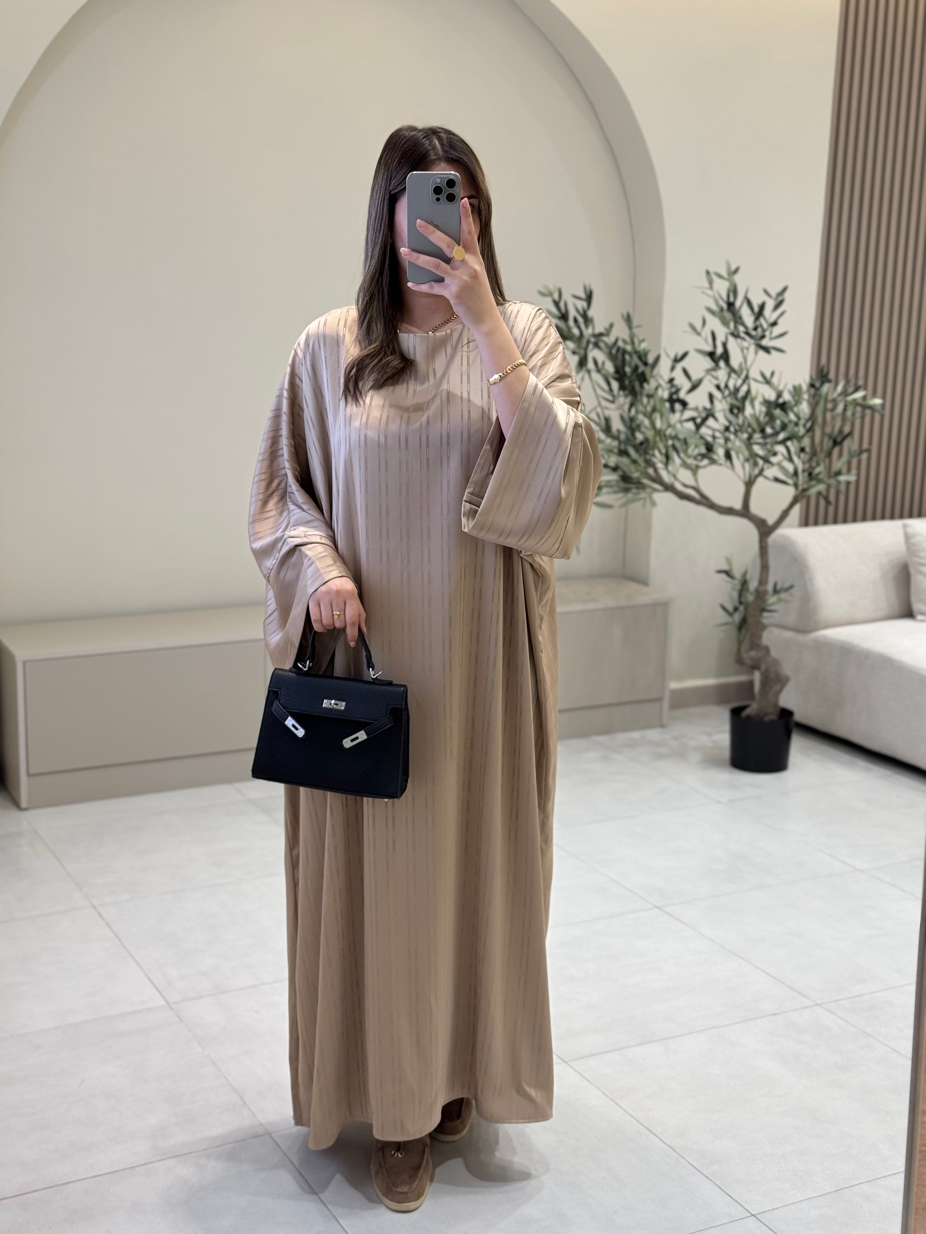 عباية أنيقة